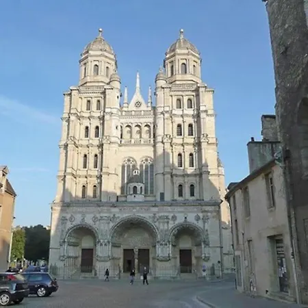 Le Jade : Au Coeur Du Centre Historique アパート *