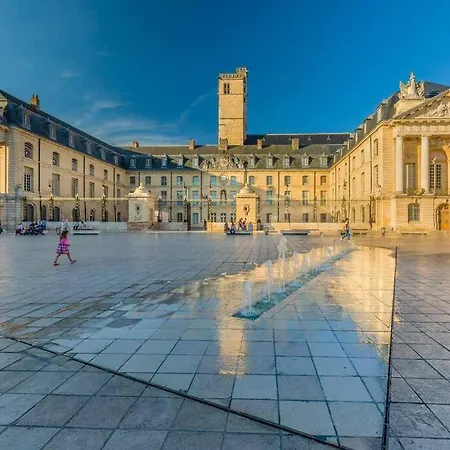 Le Jade : Au Coeur Du Centre Historique *