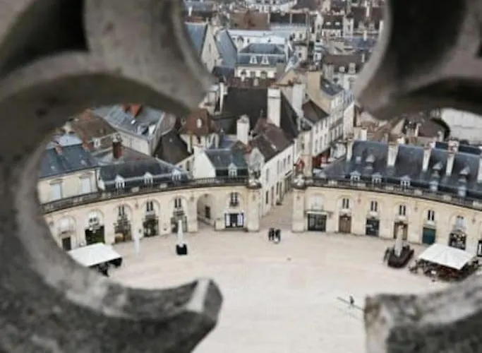 Le Jade : Au Coeur Du Centre Historique アパート